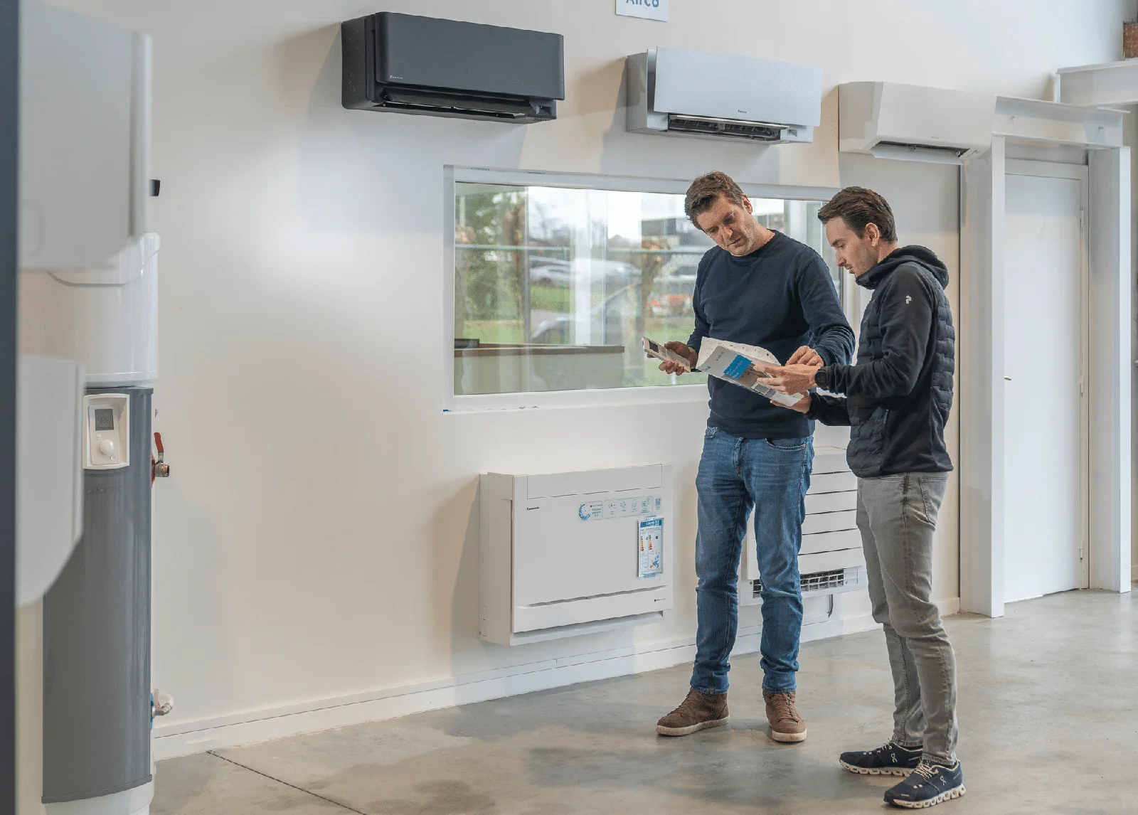 Adviesgesprek bij de toestellen in de Pattyn-showroom
