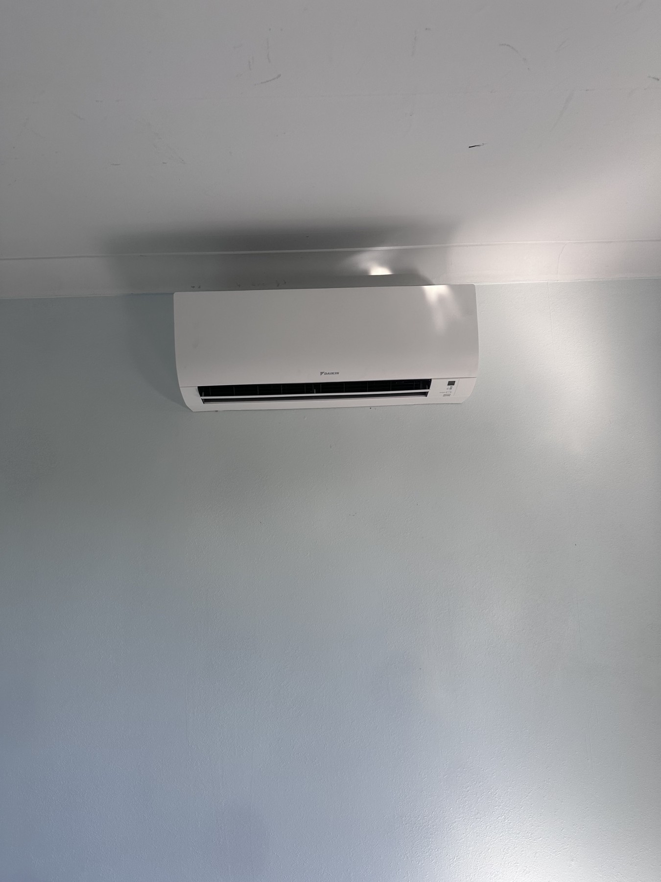 Geplaatste Daikin-binnenunit in de woning in Waregem