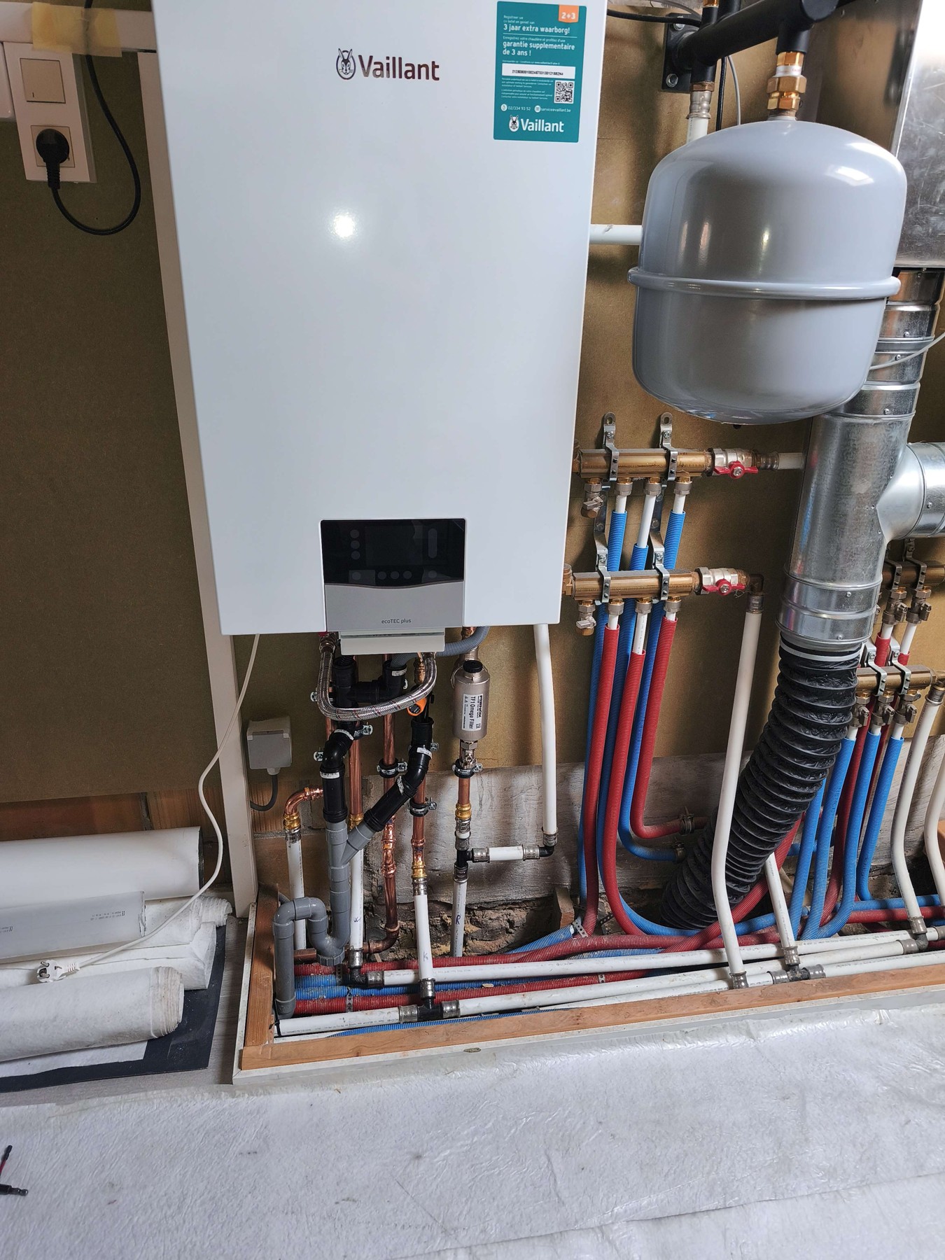 Nieuwe Vaillant-condensatie-combiketel met expansievat in Nieuwpoort